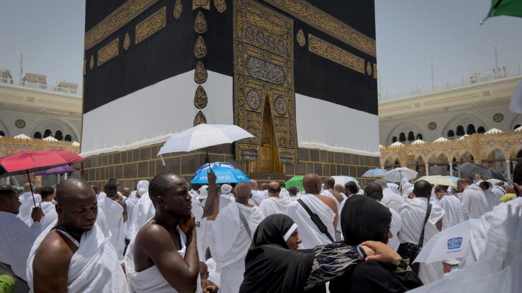 الحجاج الغربيون يؤدون الفريضة في مكة رغم التحذيرات